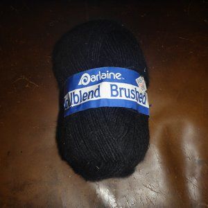 1 Skein Darlaine Woolblend Brushed Yarn - Color 15 Black - 50g